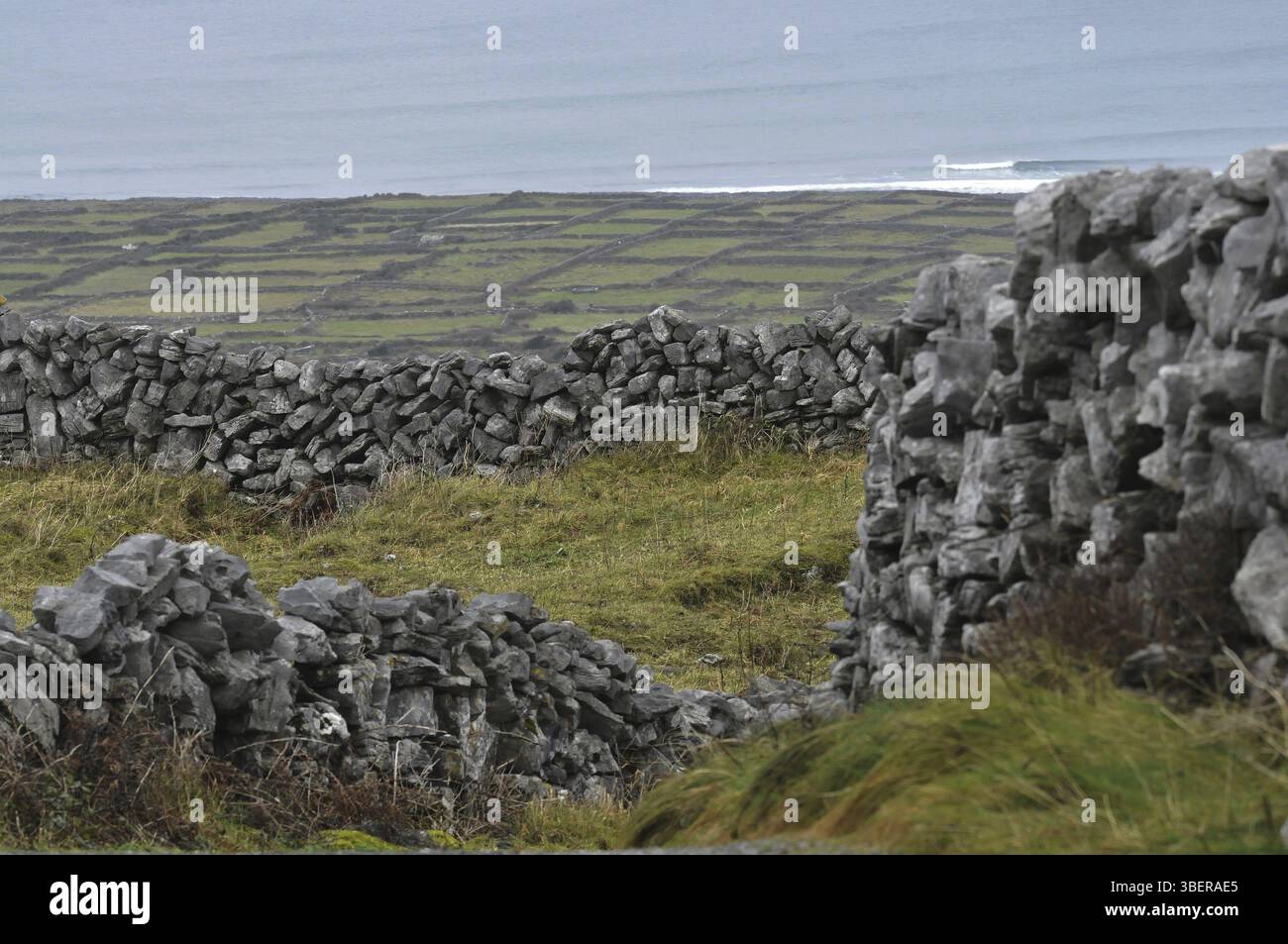 Dun aonghasa hi-res stock photography and images - Alamy