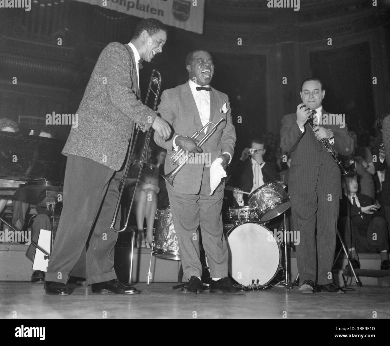 Black 1950s jazz musician hi-res stock photography and images - Alamy