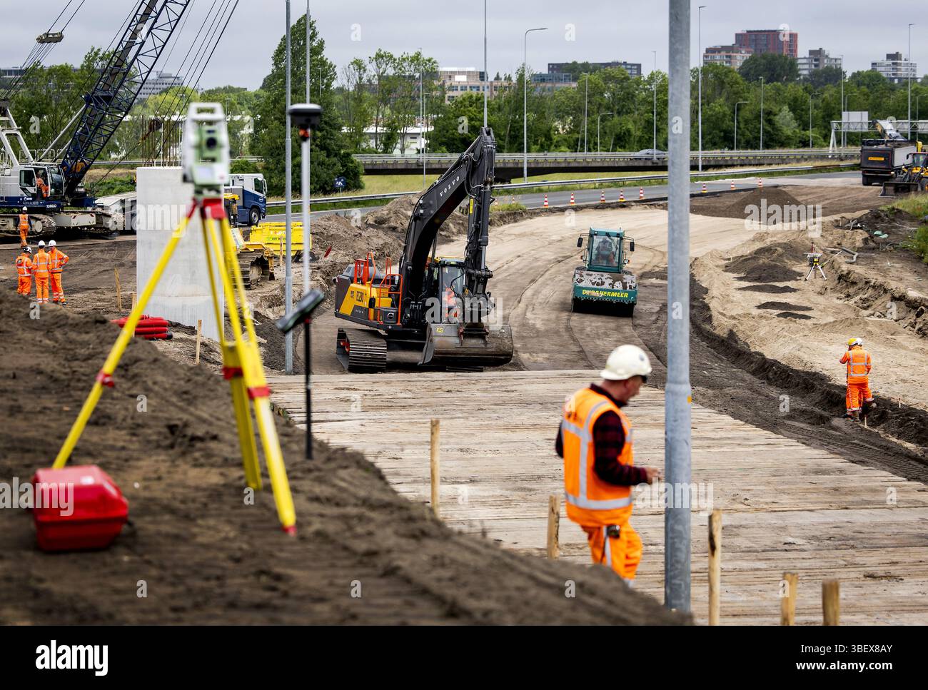 Amsterdam Work On The Road Due To The Zuidasdok Project There Are