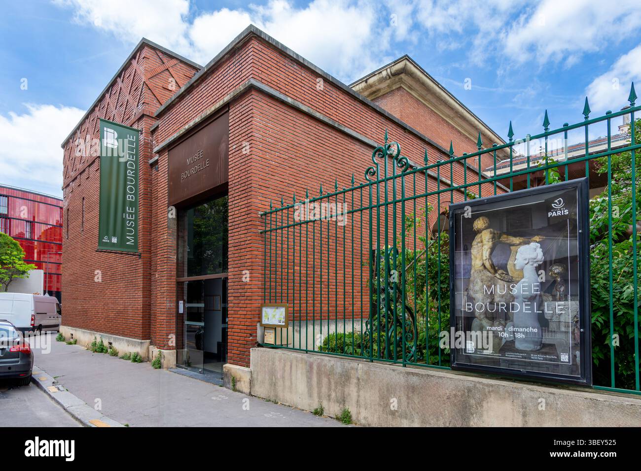 Exterior view of the Bourdelle art museum. Dedicated to the work of French sculptor Antoine Bourdelle, this museum is located in the Montparnasse area Stock Photo
