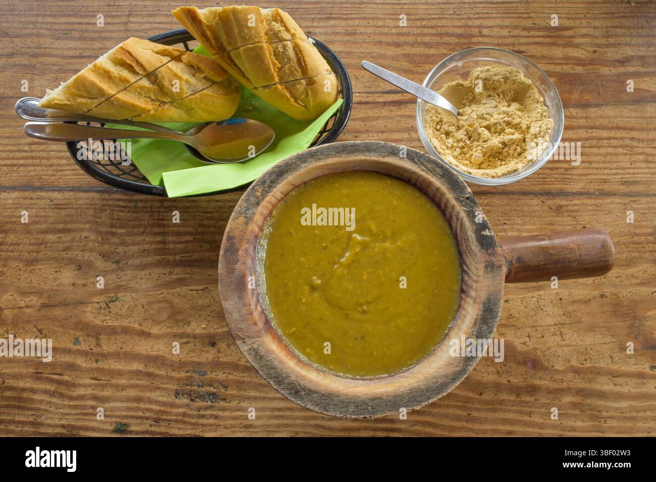 Potaje de Berros, Kanarischer Kresseeintopf mit Gofio und Brot ...
