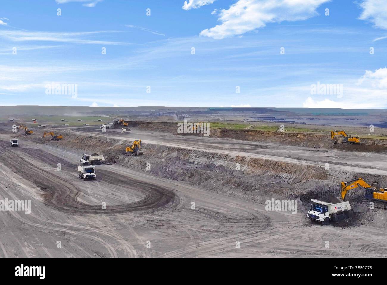 Autonomous open pit mine fleet hi-res stock photography and images - Alamy