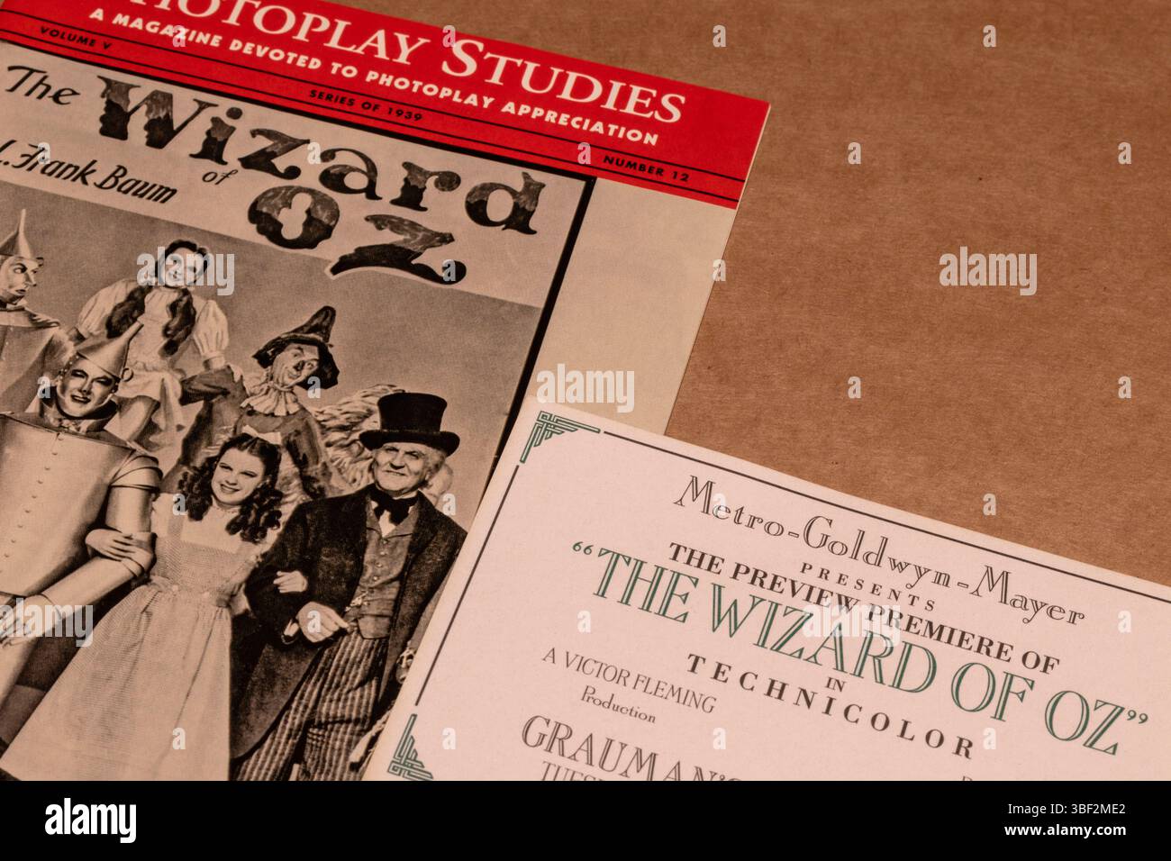 Movie poster film title the 15 hi-res stock photography and images - Alamy, image size:1300x956