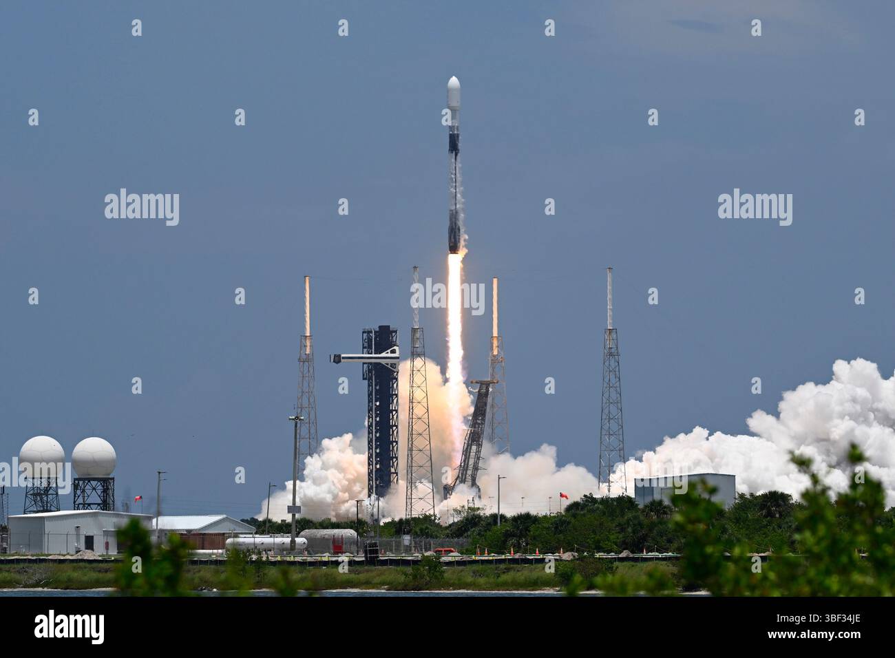 The SpaceX Falcon 9 rocket launches the Global Positioning System (GPS ...