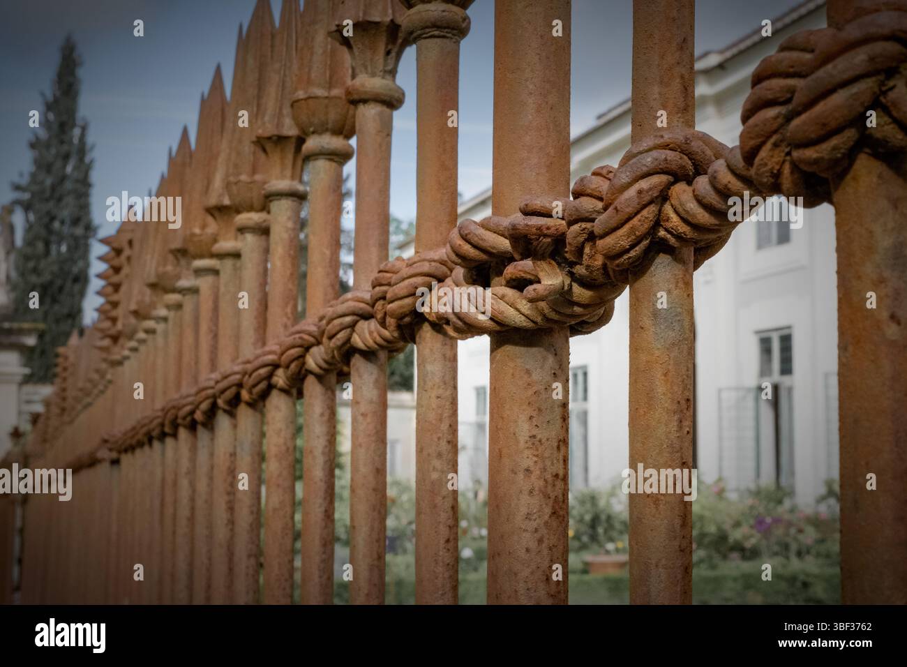 Wrought iron metal gate hi-res stock photography and images - Alamy
