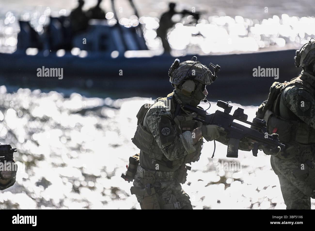 zagreb-croatia-30th-may-2025-croatian-special-forces-perform-during
