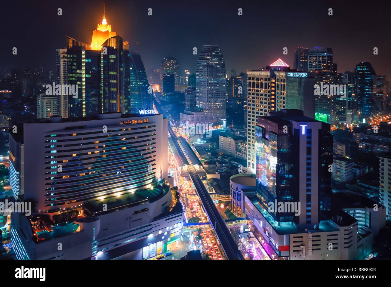 Night city park in bangkok hi-res stock photography and images - Alamy