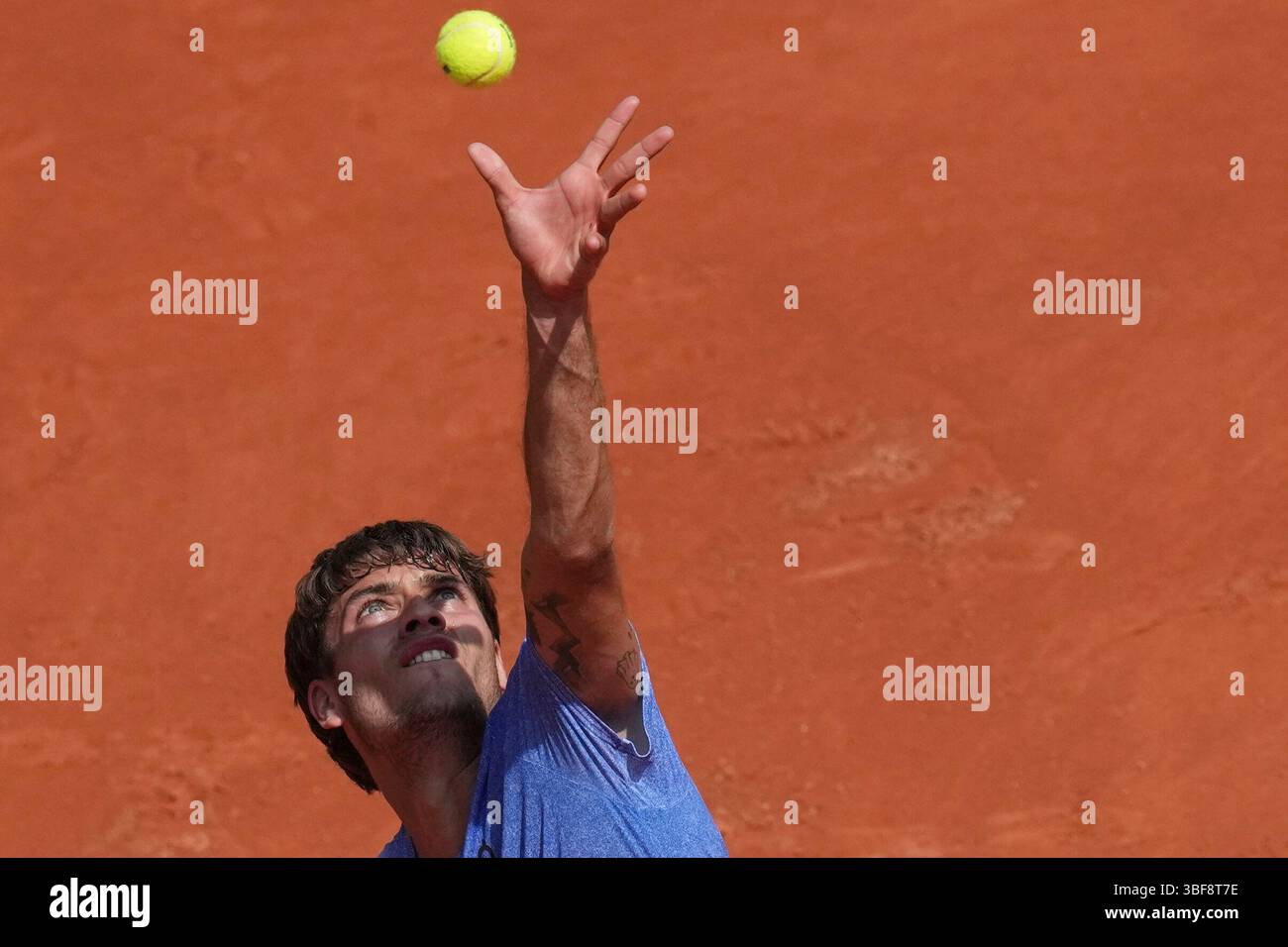 Cobolli Roland Garros intense Match The Pressure of the Parisian Clay