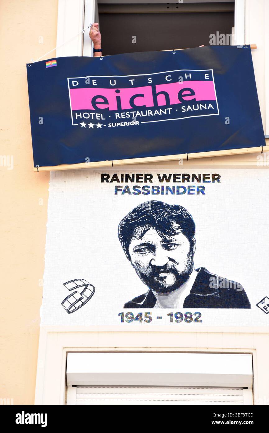 Rainer Werner Fassbender Mosaik Muenchen 31.05 2025 Enthuellung des ...