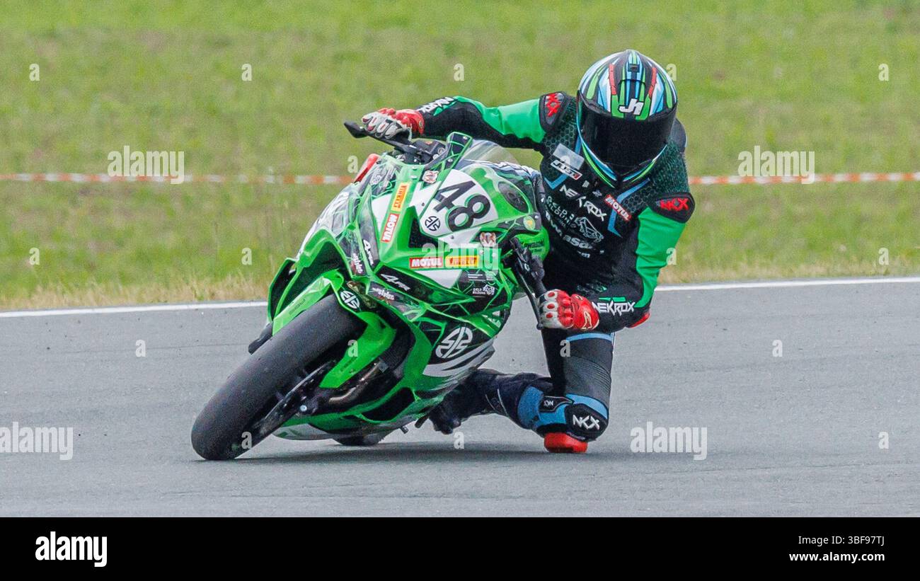 Ninja kawasaki hi-res stock photography and images - Page 9 - Alamy