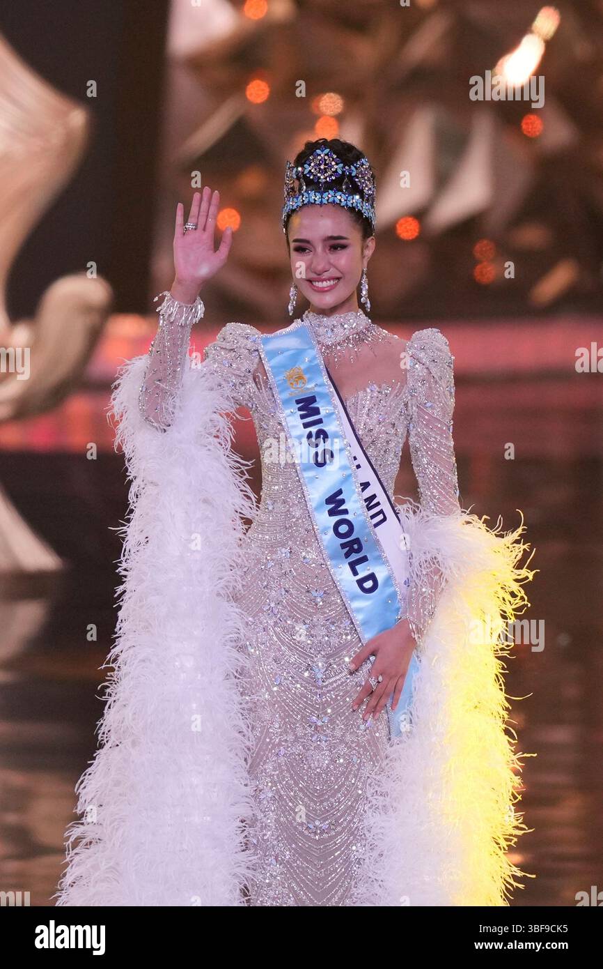 Suchata Opal Suchata of Thailand waves after she was crowned Miss World in ...