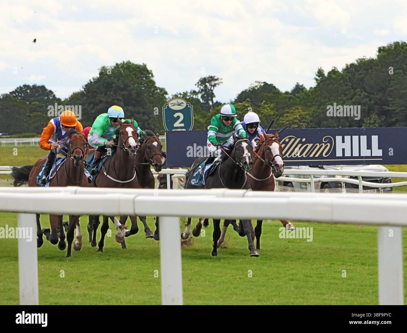Hollie Doyle wins the 14:05 race 31-05-2025 at York Racecourse riding ...