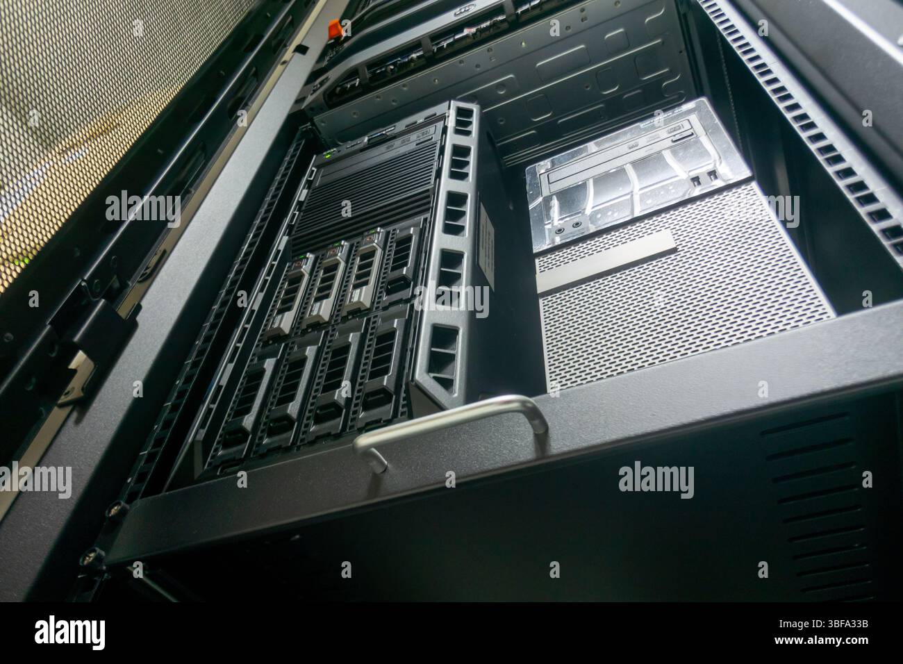 Server rack layout hi-res stock photography and images - Alamy