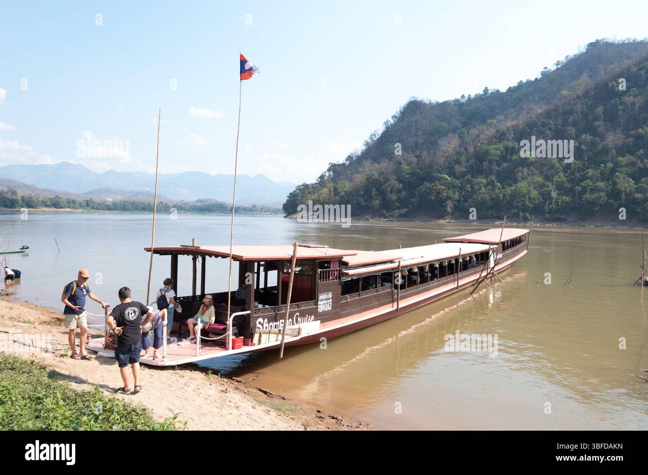 Hai river cruise boat hi-res stock photography and images - Alamy
