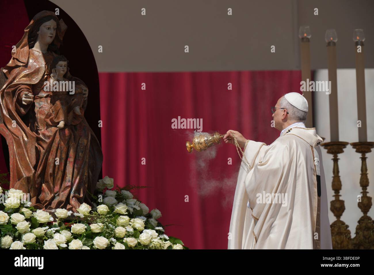 Pope Leo XIV celebrates a Mass for the Jubilee of Families in St. Peter ...