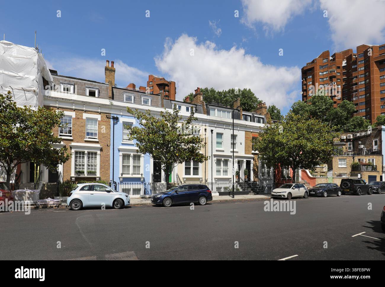 Houses on Lots Road, Chelsea, London, UK. An exclusive residential street near the River Thames. Stock Photo