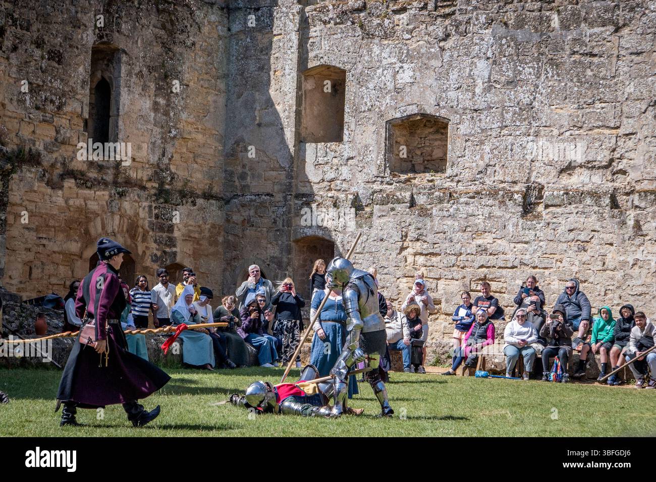 26-05-25. Historical reenactment at Bodiam Castle. Bodiam Castle is a 14th-century moated castle near Robertsbridge in East Sussex, England. Photo cre Stock Photo