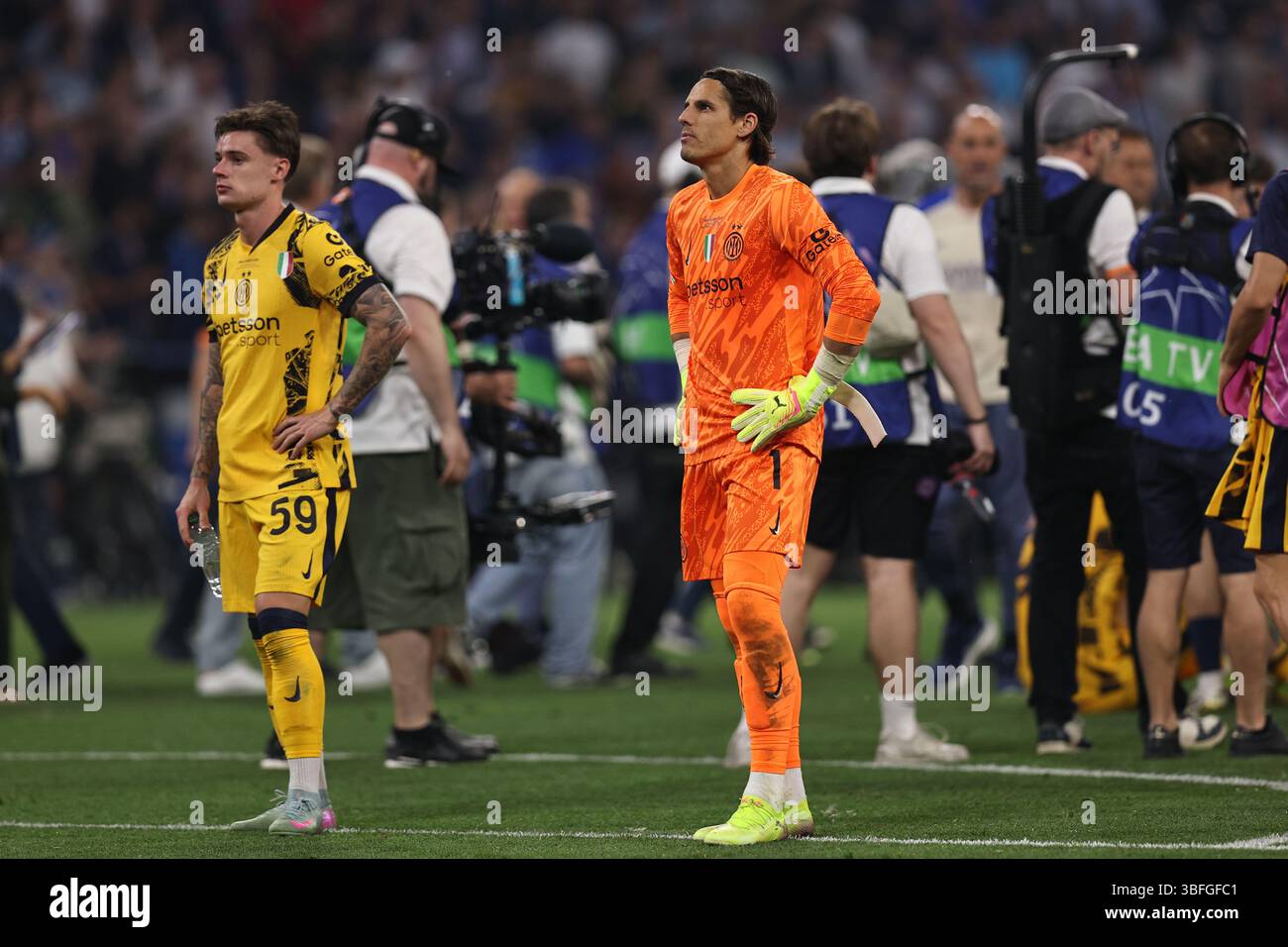 Nicola Zalewski (Inter)Yann Sommer (Inter) during the Final UEFA