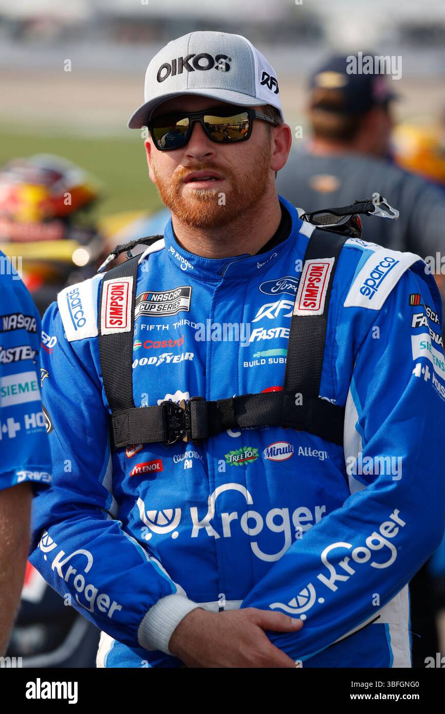 LEBANON, TN - MAY 31: Chris Buescher (#17 RFK Racing Kroger / OIKOS ...