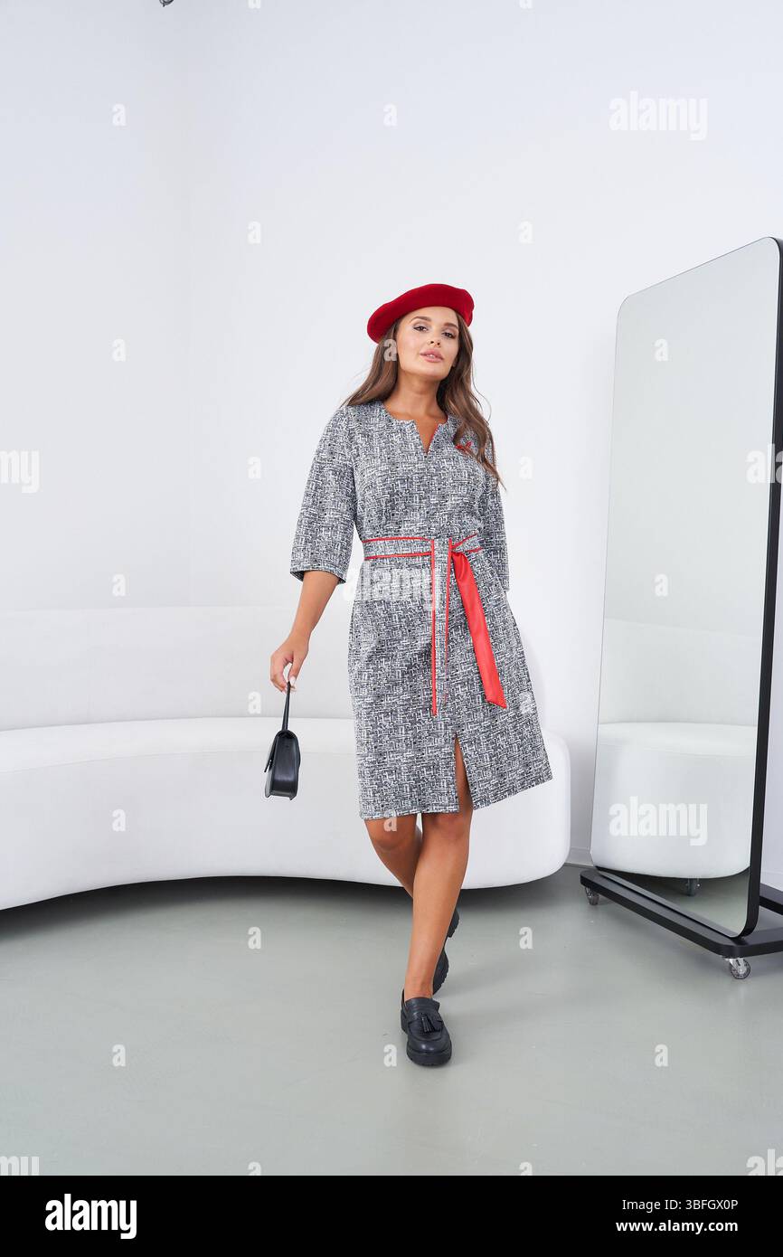 Striking red dress hi-res stock photography and images - Alamy