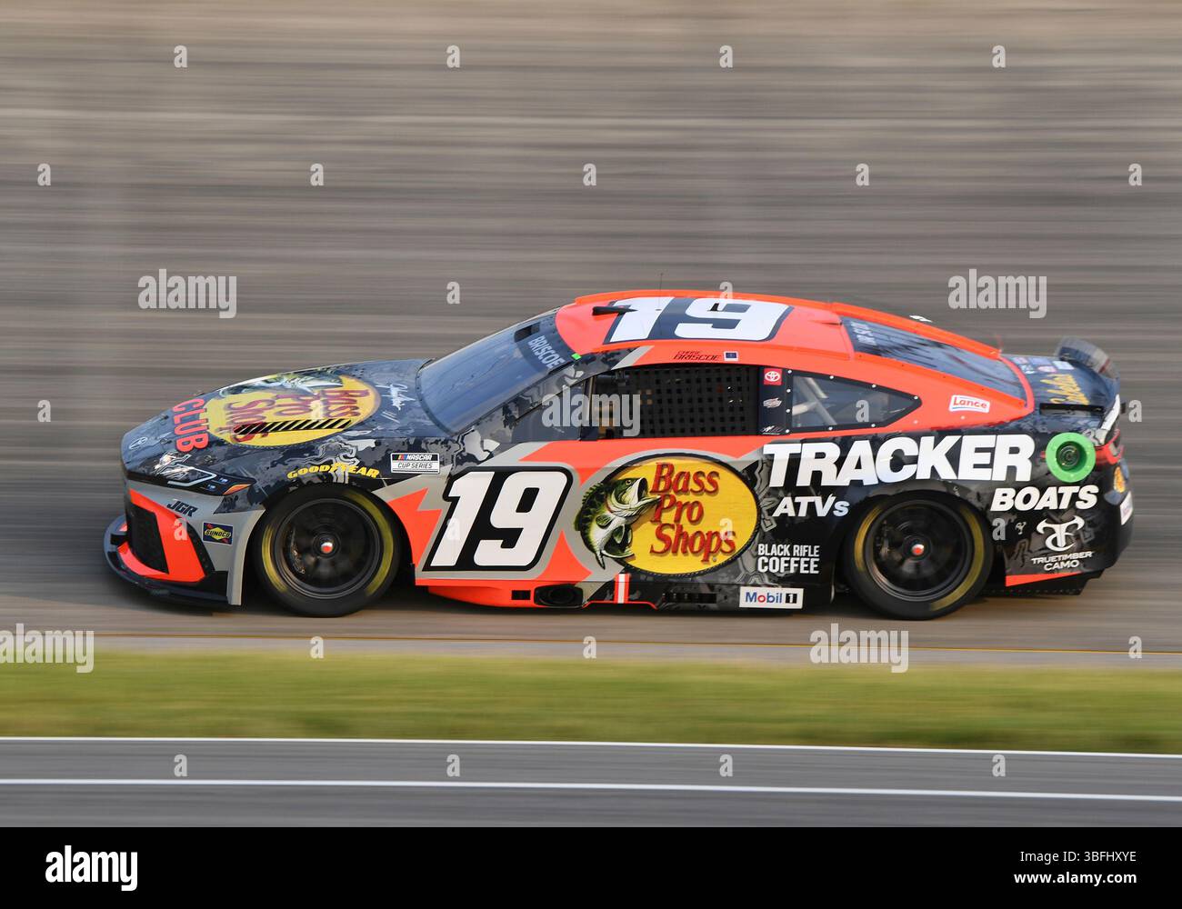 Hamlin’s Nashville Triumph and Championship Standing