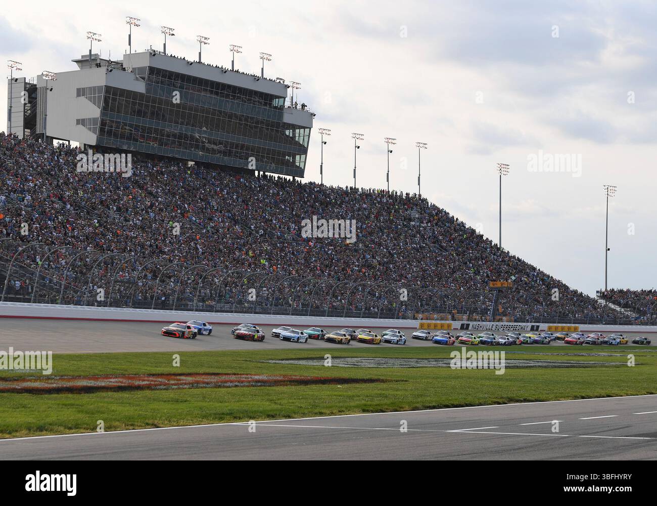 NASHVILLE, TN JUNE 01 The field takes the green flag during the