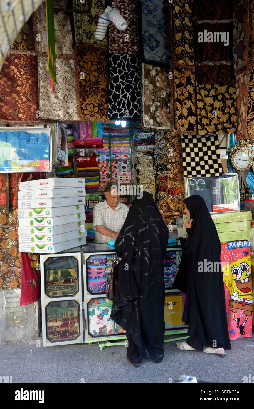 Moyen-Orient, Iran,province du Khuzestan,Dezfoul, boutique / a shop  in Dezful,Khuzestan Province,Iran. Stock Photo