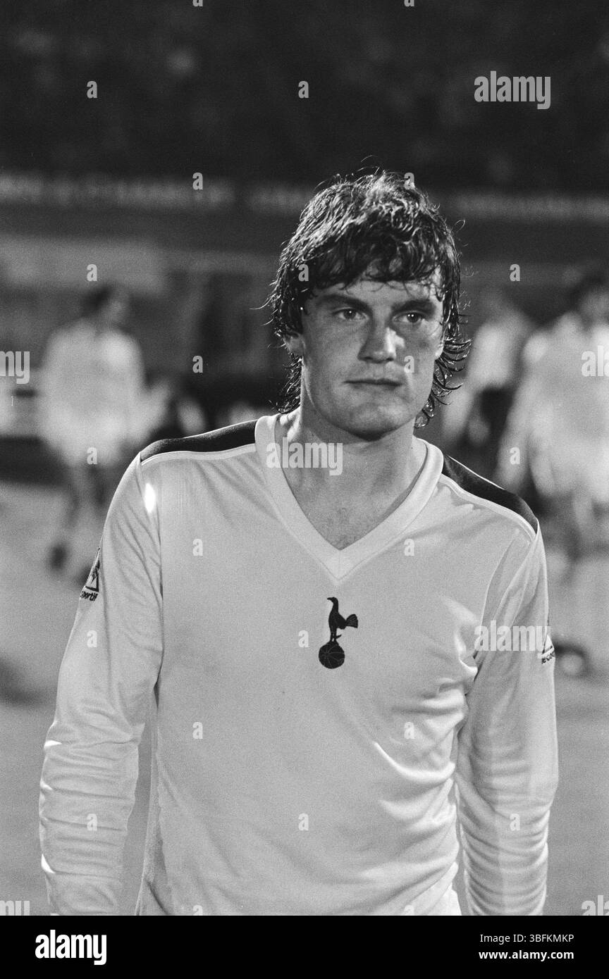 Ajax vs Tottenham Hotspur 1-3 – Tottenham Hotspur star Glenn Hoddle – Ajax vs Tottenham Hotspur 1-3, 16 Sep 1981 Stock Photo