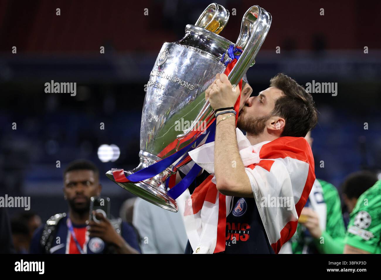 khvicha-kvaratskhelia-of-paris-saint-germain-fc-celebrates-winning-the