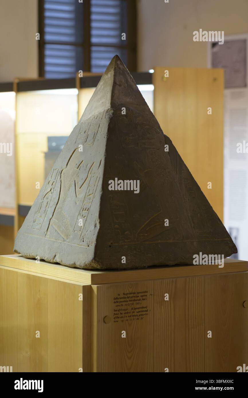 Pyramidion of nehi hi-res stock photography and images - Alamy