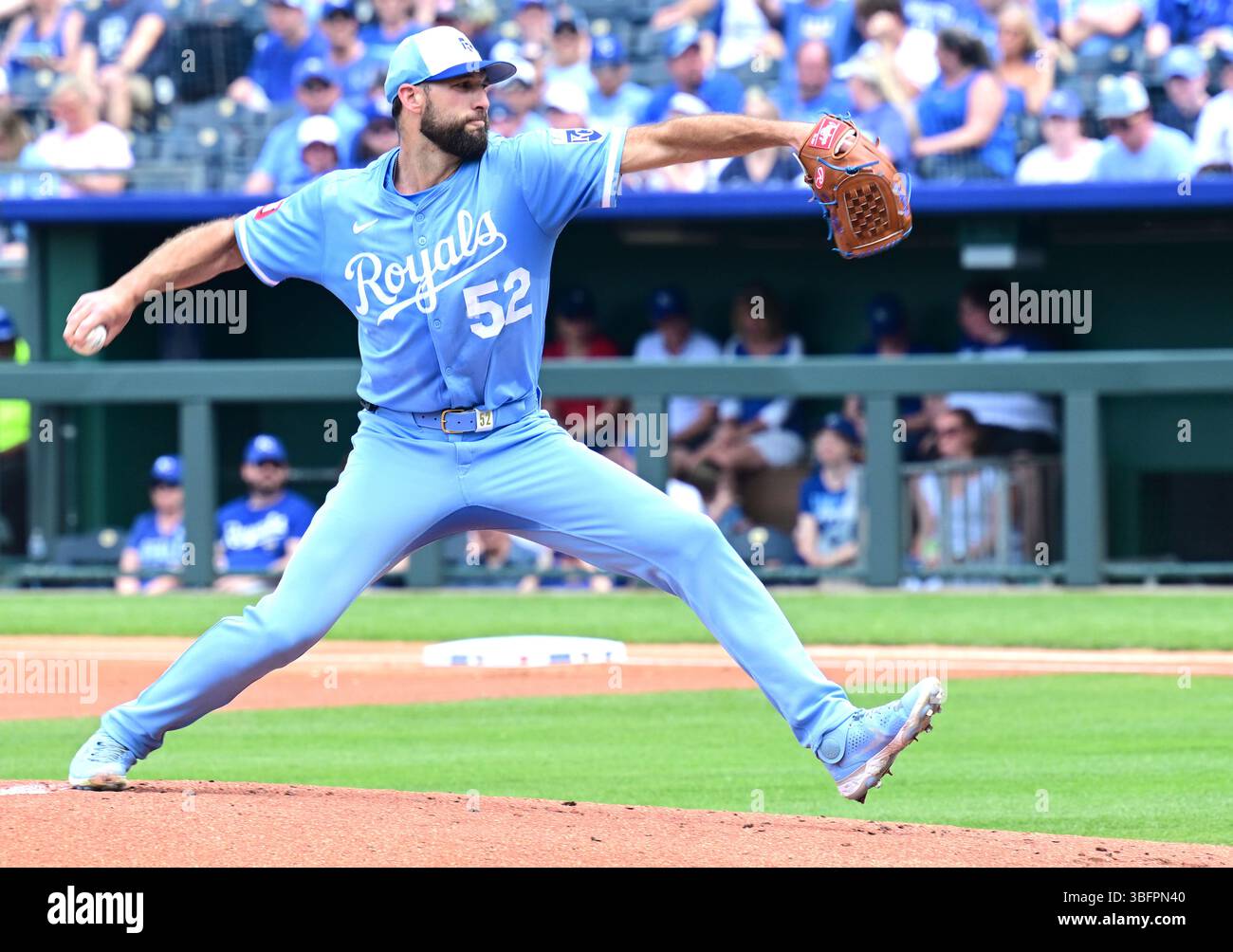 KANSAS CITY, MO - MAY 31: Kansas City Royals starting pitcher (55 ...