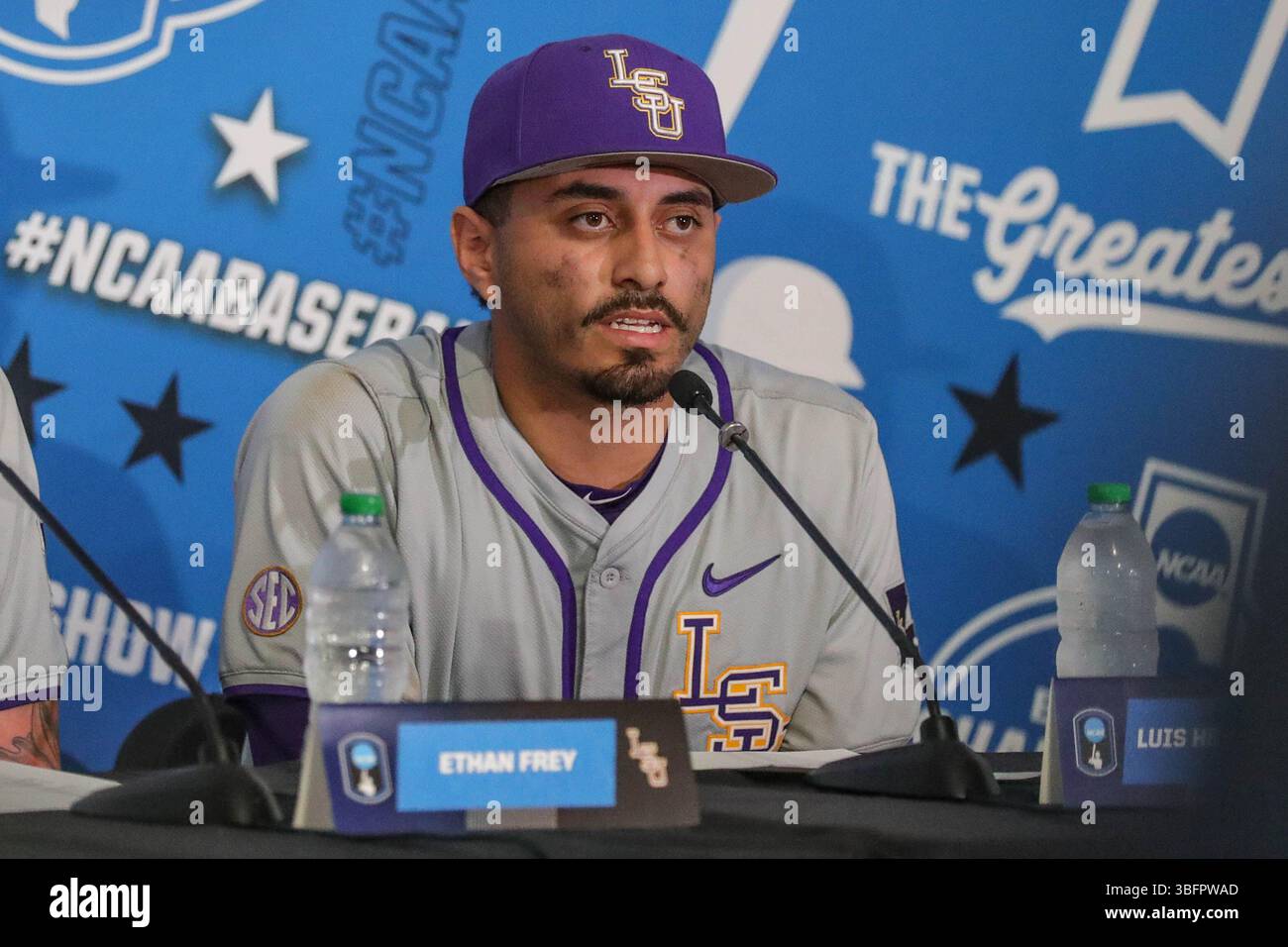 Luis hernandez hi-res stock photography and images - Page 3 - Alamy