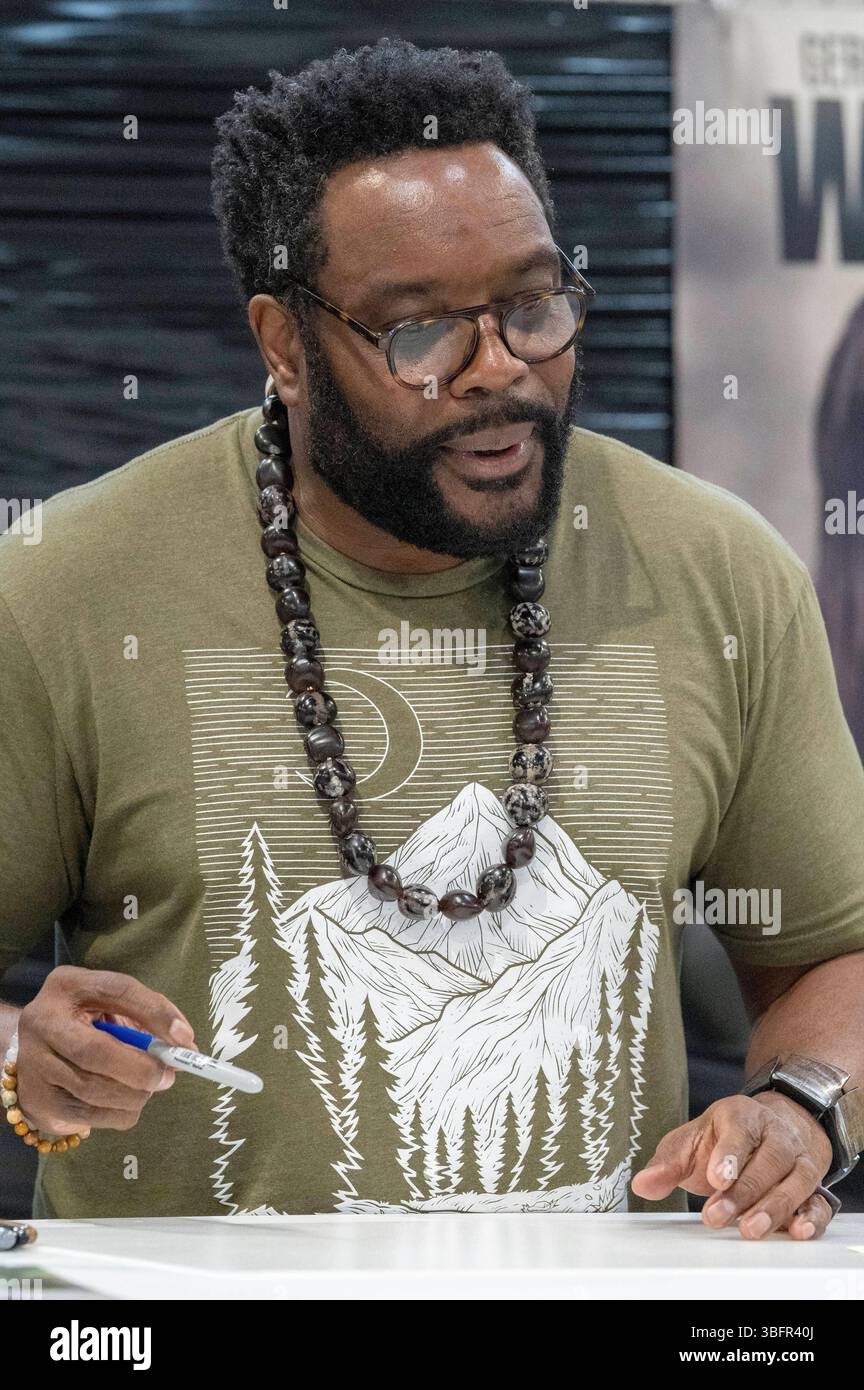 Chad L Coleman Auf Der German Walker Con 2025 In Der Turbinenhalle Chad L Coleman Auf Der German Walker Con 2025 In Der Turbinenhalle Oberhausen 31052025 Chad L Coleman At The German Walker Con 2025 In The Turbinenhalle Oberhausen 31 05 2025 Fotoxnxkolinzxxfutureximagex Walker Con 5504 3BFR40J 