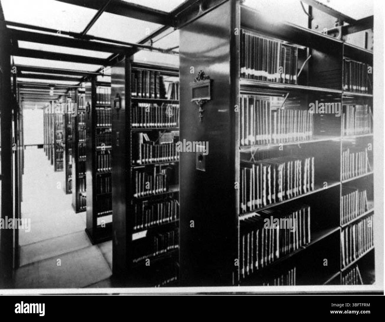 Metal book ranges hi-res stock photography and images - Alamy