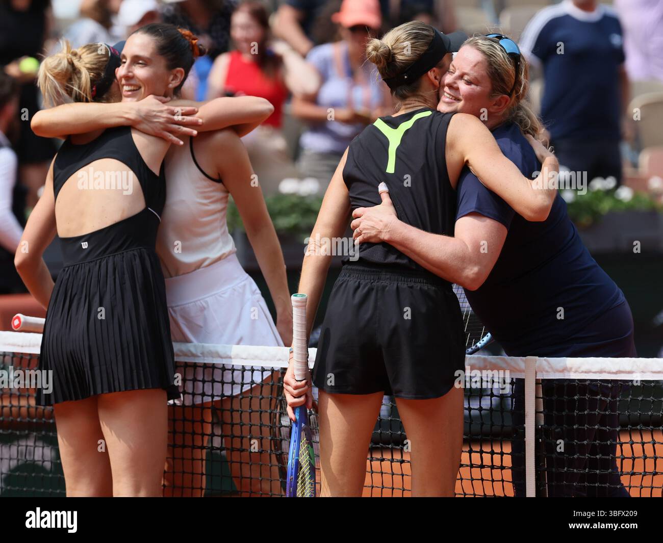 Paris, France. 03rd June, 2025. Slovakia's Daniela Hantuchova, German Andrea Petkovic, Czech Lucie Safarova, Belgian Kim Clijsters and hug after a doubles tennis match between Belgian-German pair Clijsters-Petkovic and Slovak-Czech pair Hantuchova-Safarova, in the women's doubles at the Roland Garros Legends Trophy tournament, Tuesday 03 June 2025 in Paris, France. The 2025 edition of Roland Garros takes place from May 25th to June 8th 2025. BELGA PHOTO BENOIT DOPPAGNE Credit: Belga News Agency/Alamy Live News Stock Photo