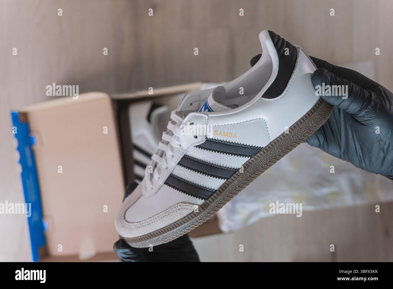 Lima, Peru. 21 MAY 2025. Adidas Originals Samba unboxing, Unboxing