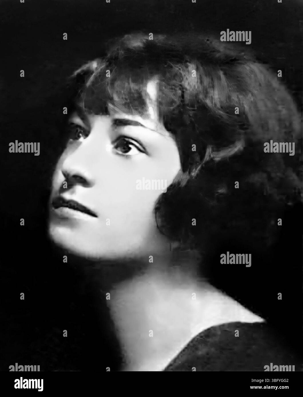 Dorothy Parker. Portrait of the American writer, Dorothy Parker (née Rothschild; 1893-1967), c. 1910-1920 Stock Photo