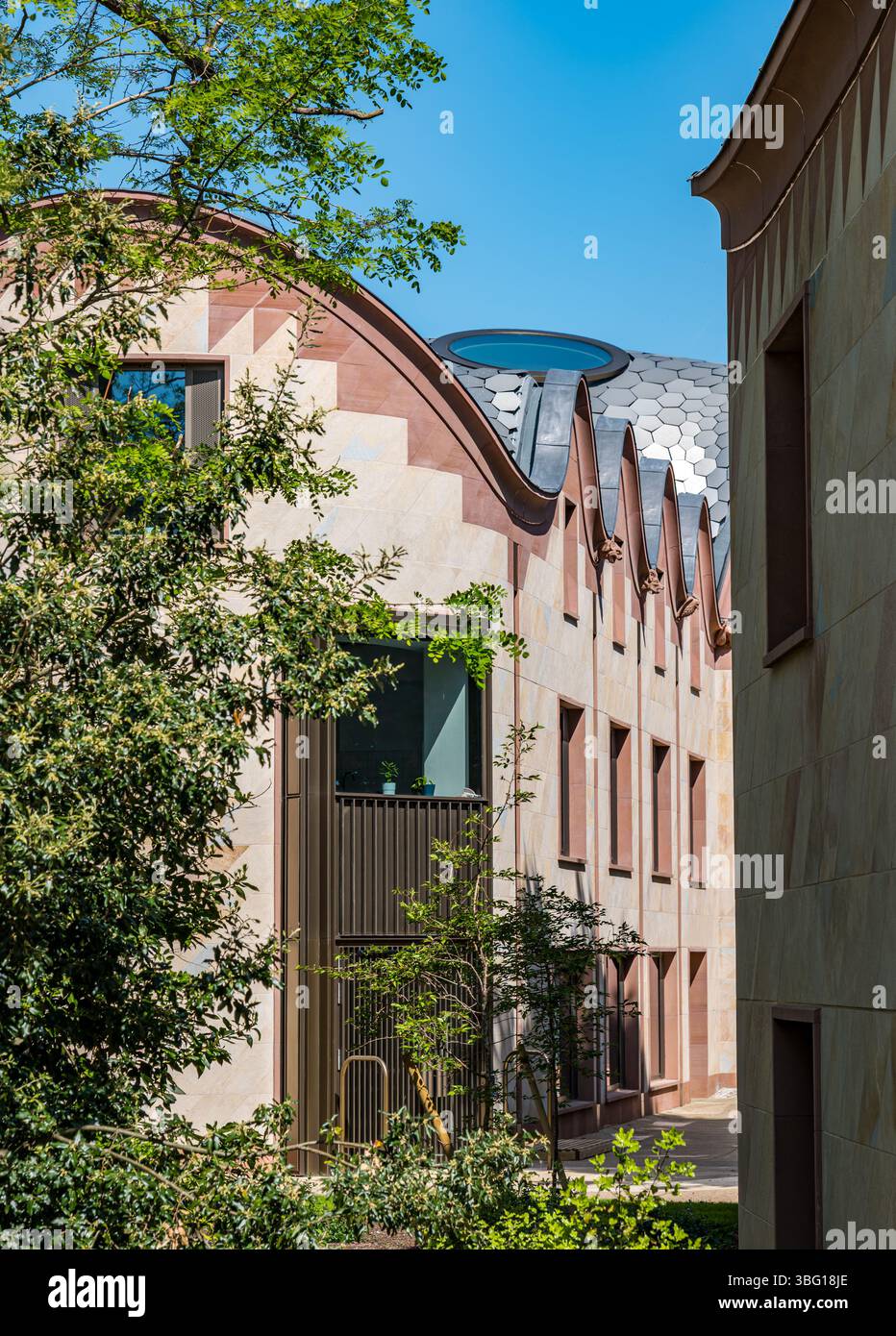 Exteriror of The Gradel Quadrangles of new College by David Kohn ...