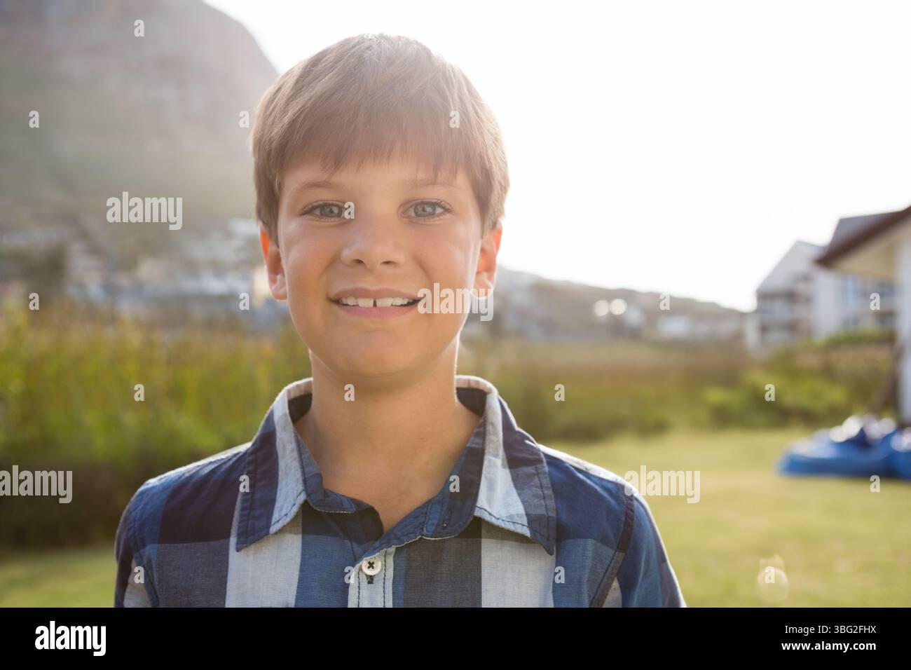 Child wearing blue shirt hi-res stock photography and images - Alamy