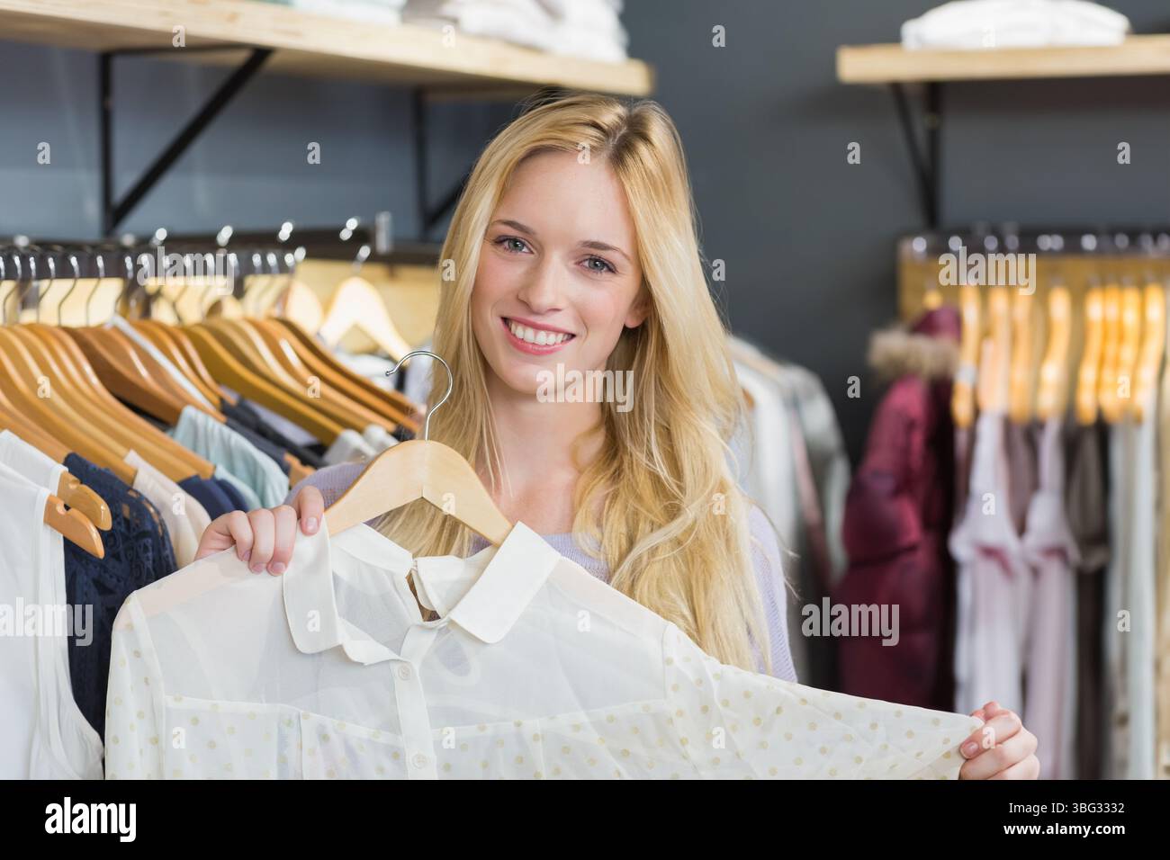 Racks of clothing store hi-res stock photography and images - Alamy
