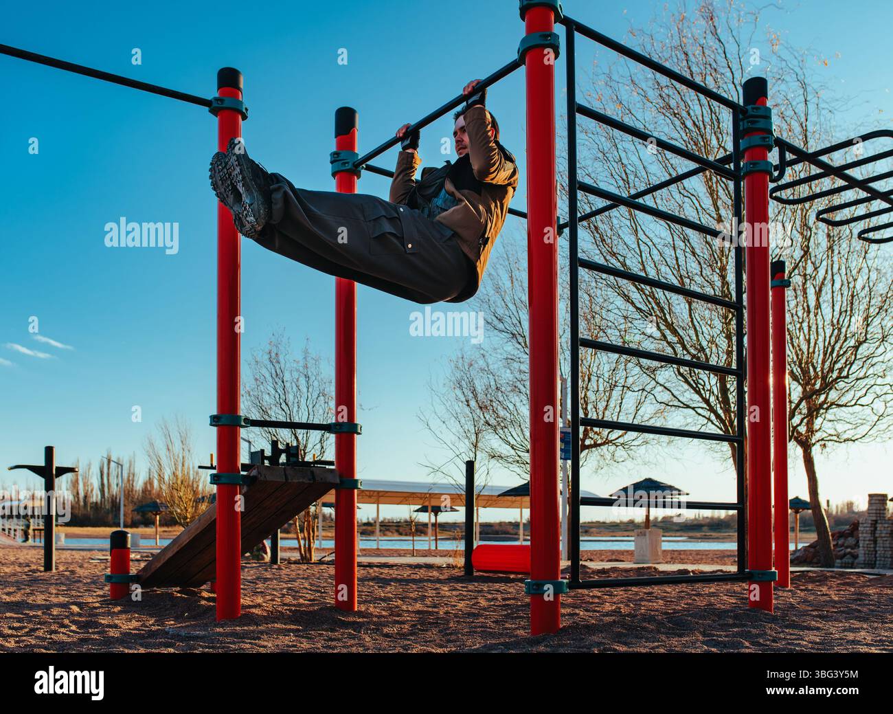 Spring pull hi-res stock photography and images - Alamy