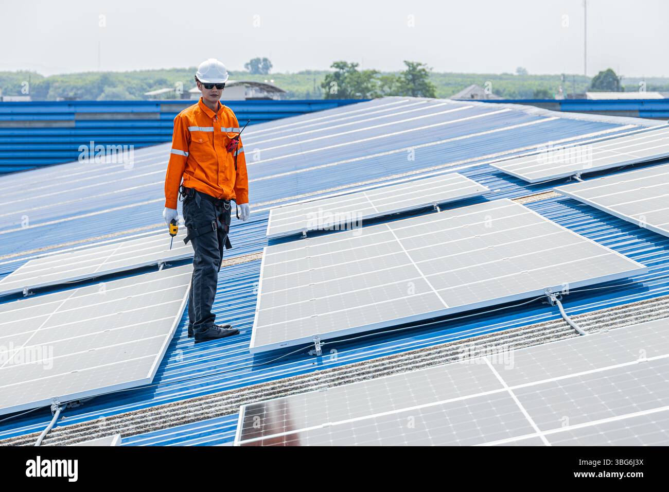 Commercial Industrial Solar Rooftop Array UHD