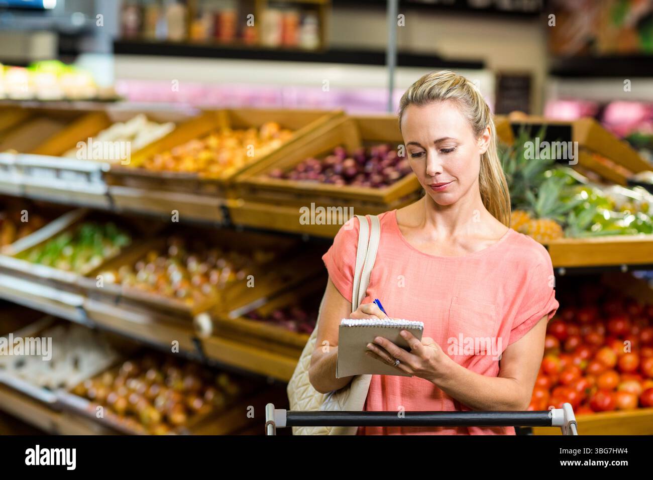 Food retail organization hi-res stock photography and images - Alamy