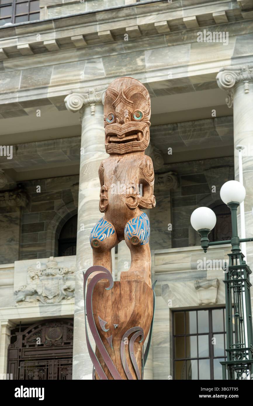 Traditional maori art hi-res stock photography and images - Alamy, image size:866x1390