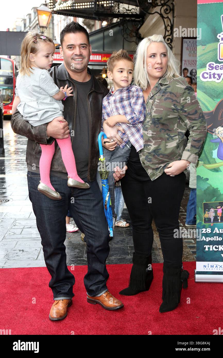Claire richards charlie daisy hi-res stock photography and images - Alamy