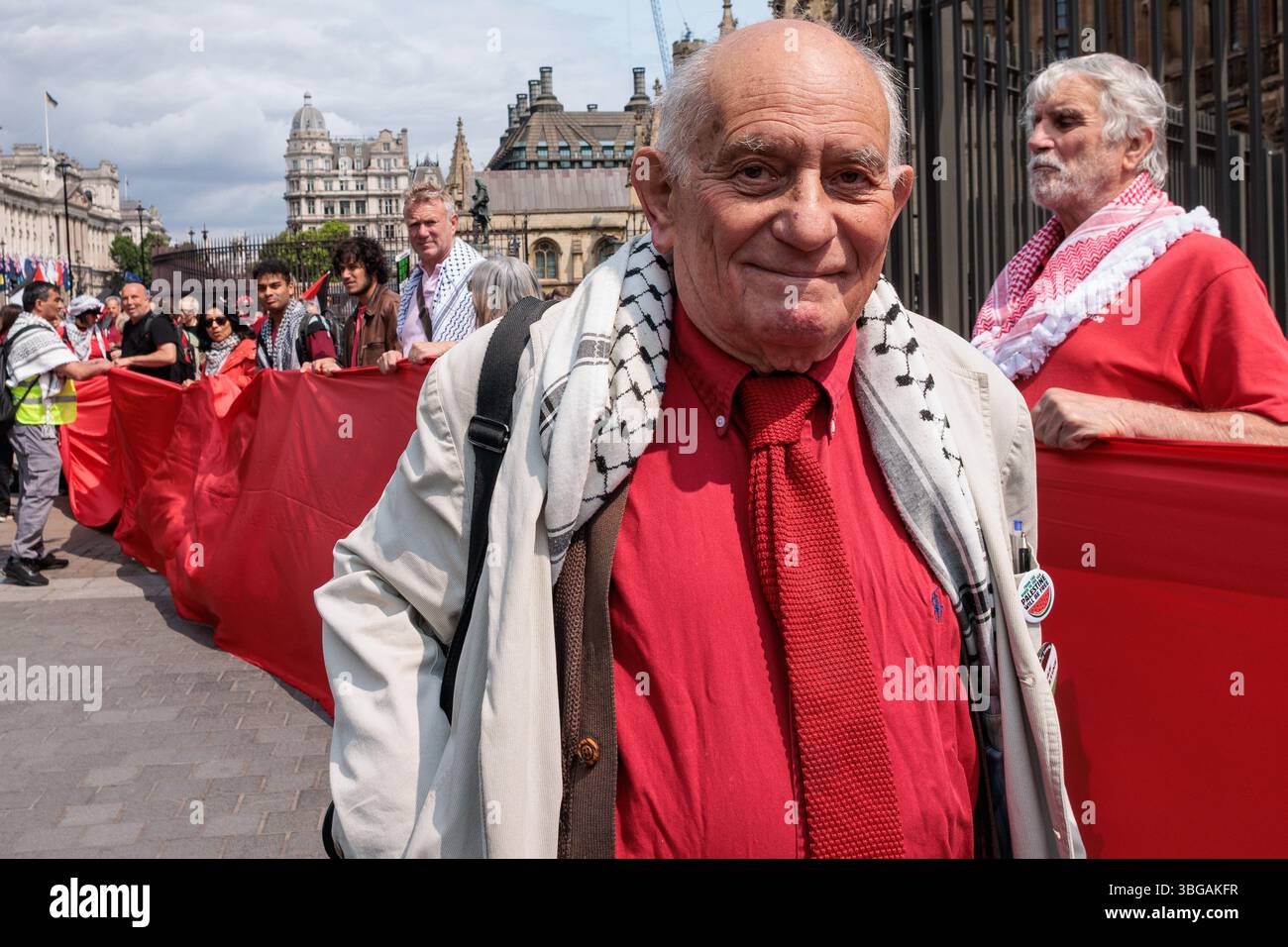 London, UK. 4th June, 2025. Holocaust survivor Stephen Kapos is pictured at a Red Line for Palestine protest event outside Parliament during Prime Minister's Questions. Activists, who encircled Parliament using Westminster Bridge and Lambeth Bridge, are demanding that the UK government impose a full arms embargo and sanctions on Israel with immediate effect. Credit: Mark Kerrison/Alamy Live News Stock Photo
