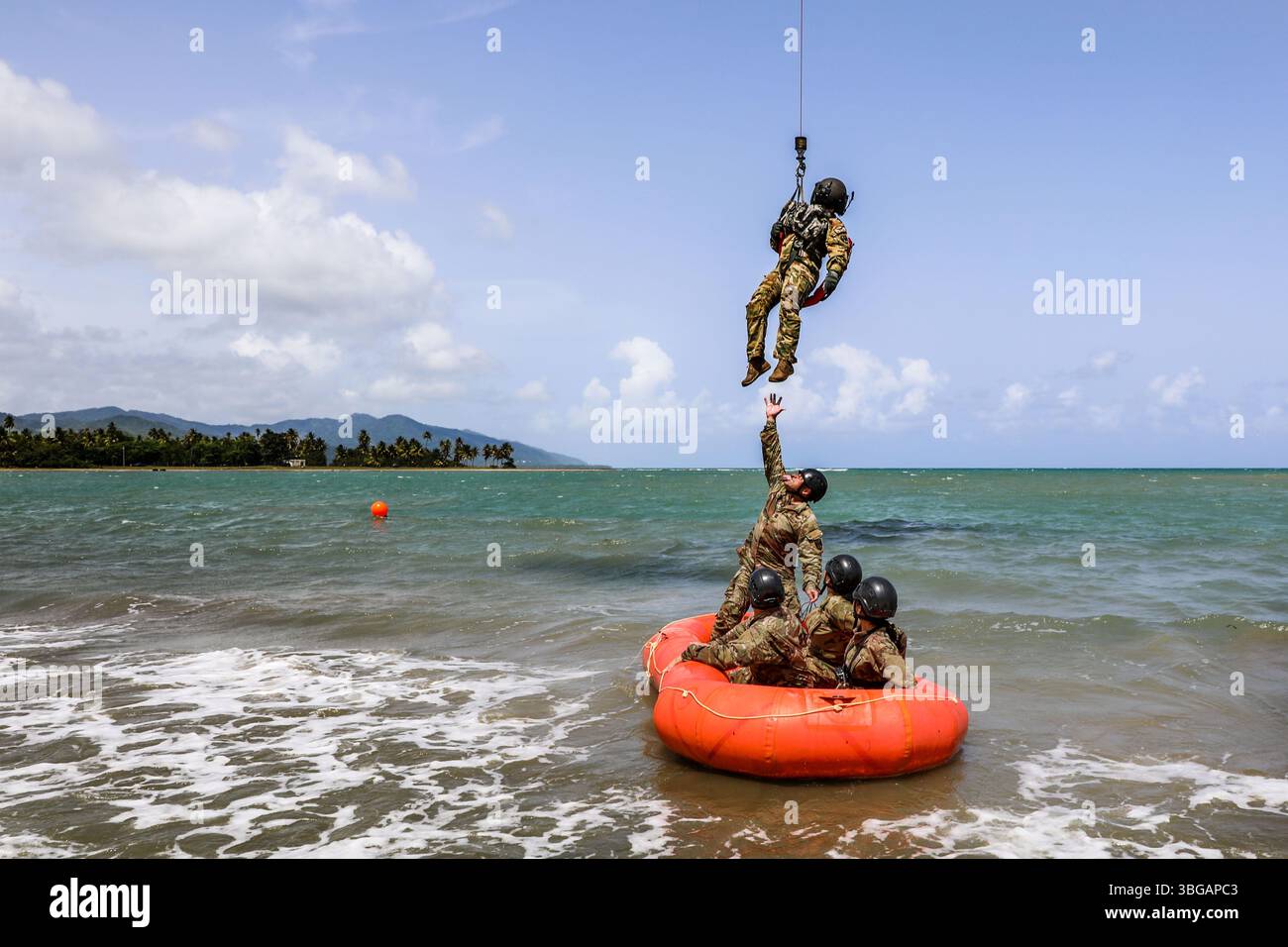 Arroyo, Puerto Rico. 27th May, 2025. A Soldier assigned to the Puerto ...