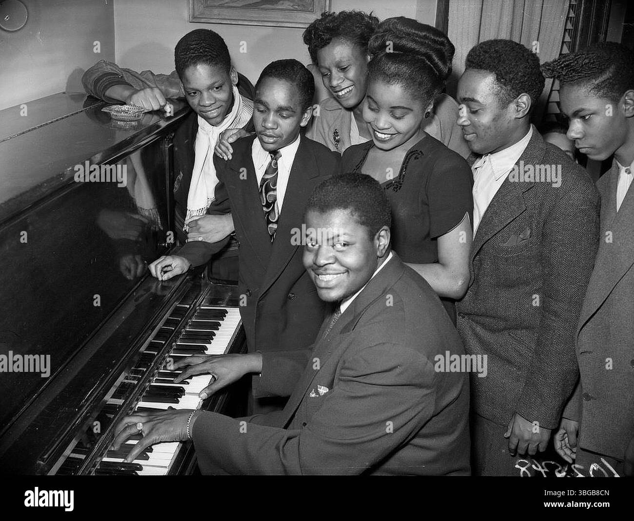 Oscar Emmanuel Peterson CC CQ OOnt (August 15, 1925 – December 23, 2007) was a Canadian jazz pianist and composer. As a virtuoso who is considered to be one of the greatest jazz pianists of all time, Peterson released more than 200 recordings, won eight Grammy Awards, as well as a lifetime achievement award from the Recording Academy, and received numerous other awards and honours. Stock Photo