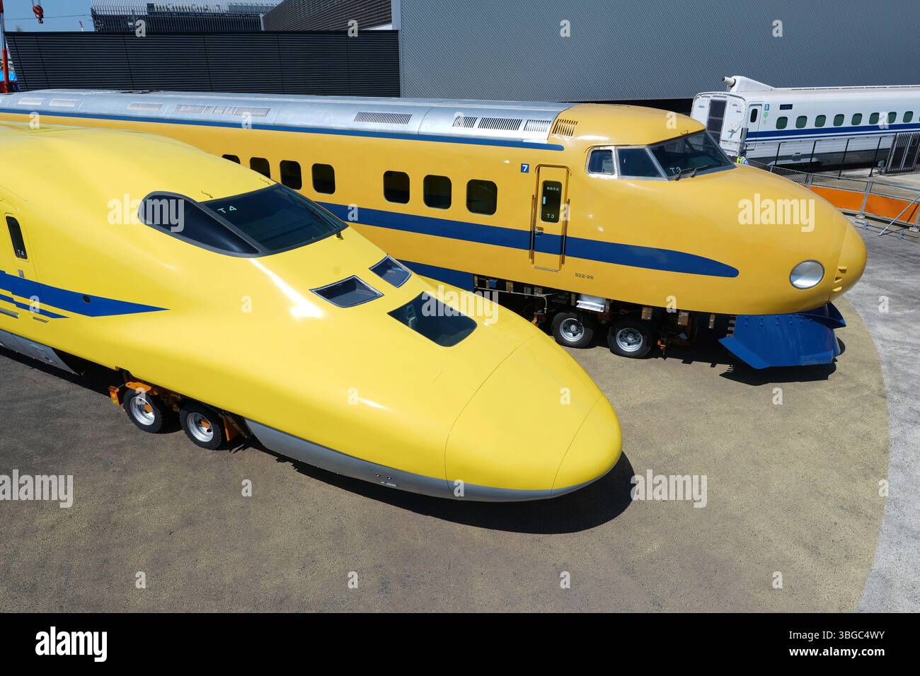 The T4 and T3 trains of Doctor Yellow Shinkansen were shown to the ...