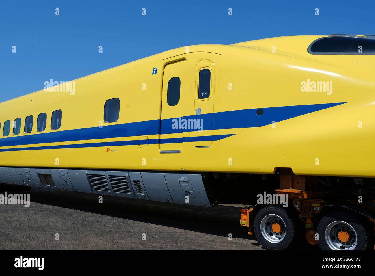 The T4 and T3 trains of Doctor Yellow Shinkansen were shown to the ...